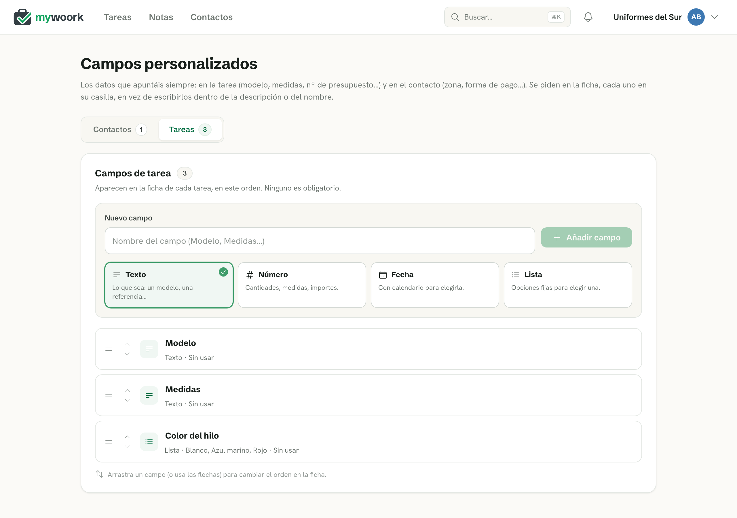 Pantalla de campos personalizados de mywoork con las pestañas Contactos y Tareas y los cuatro tipos de campo